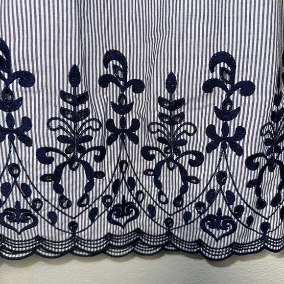 Time And Tru Embroidered 3/4 Sleeve Top Womens Blue Navy Size S Off The Shoulder - Picture 6 of 9